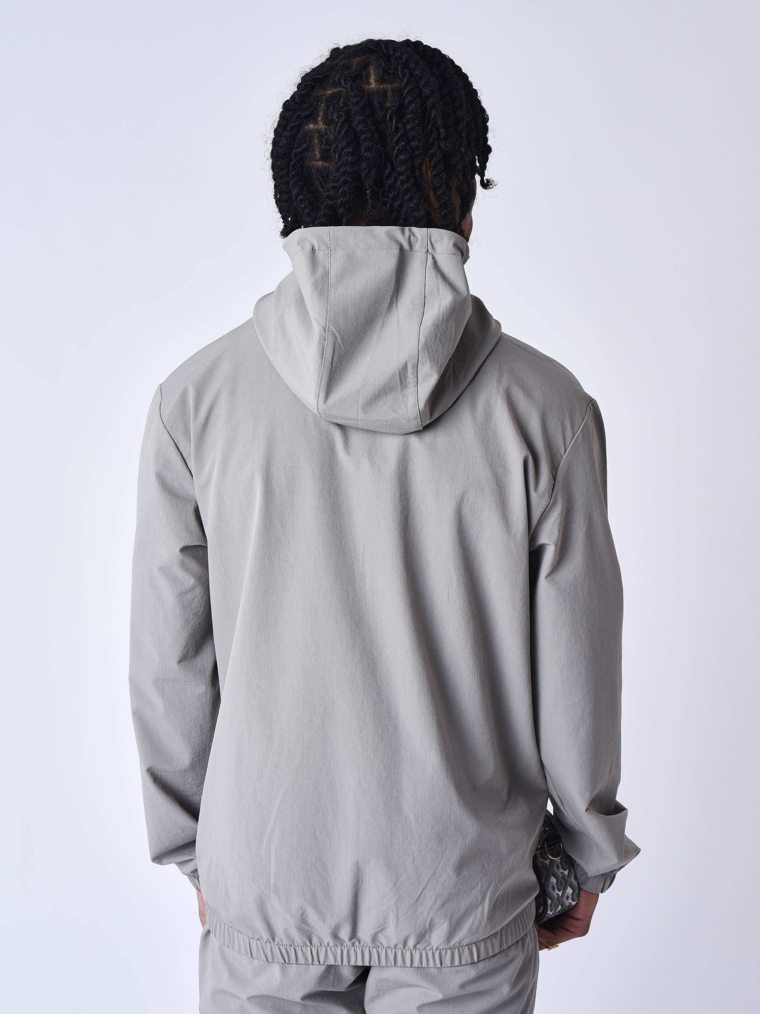 veste-techwear-gris-clair